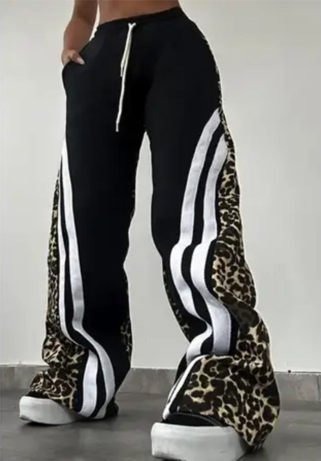 Chic Leopard Wide-Leg Joggers